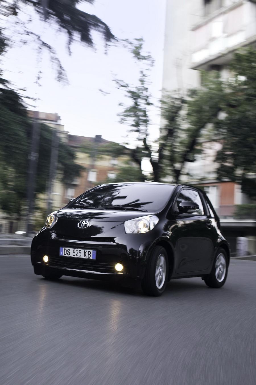  Toyota iQ 2008 года  (фото 187 из 225)